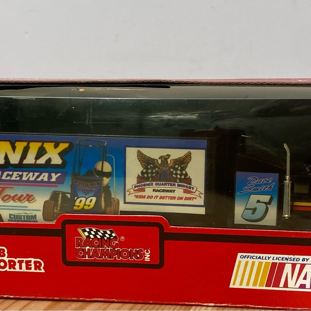 Racing Champions Phoenix Raceway 1993 NASCAR Racing Team Transporter 1:64
